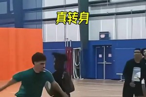全身基本遍布文身！三球去年再添新文身 看着密密麻麻！