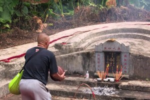 从来没想过篮球是怎么和上坟联系到一起的！